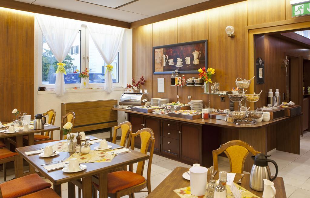 Hotel Blauer Karpfen Oberschleißheim 객실 사진