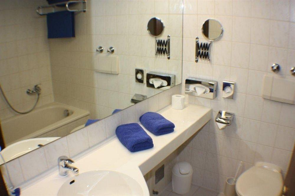 Hotel Blauer Karpfen Oberschleißheim 외부 사진