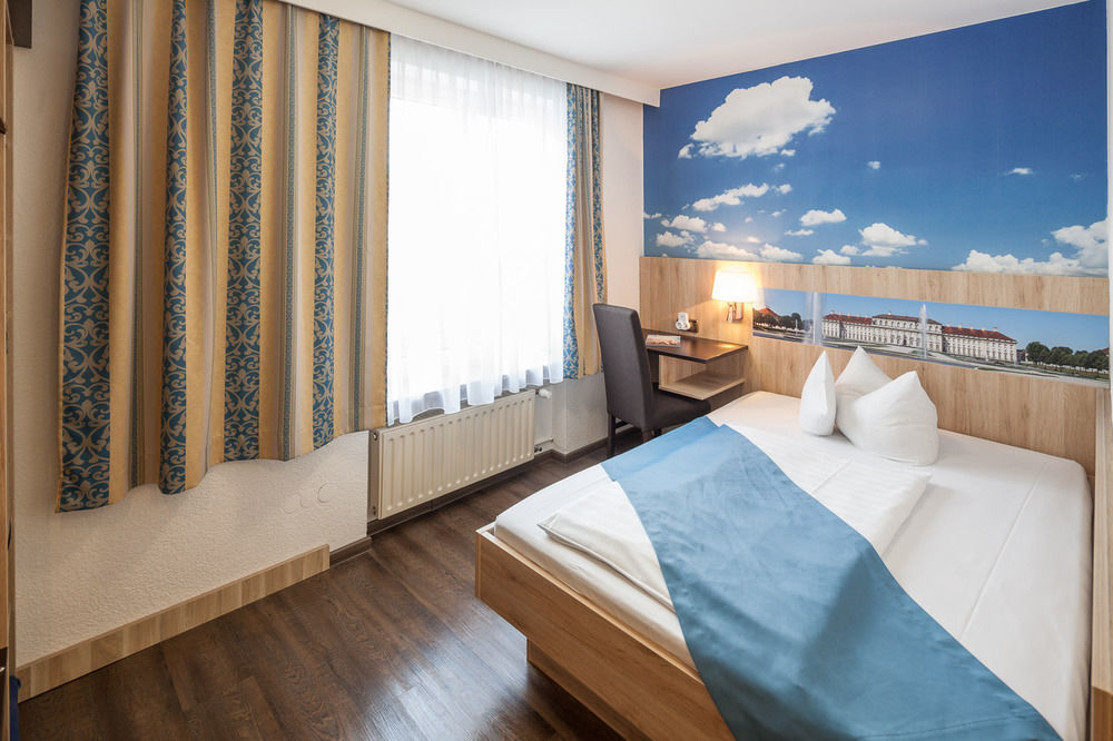 Hotel Blauer Karpfen Oberschleißheim 외부 사진