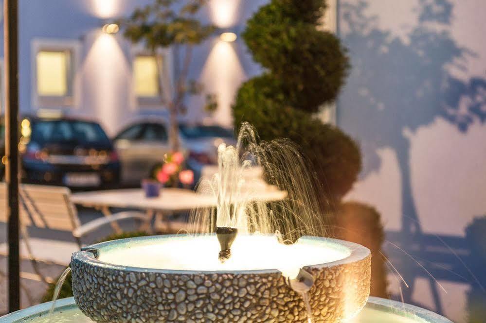 Hotel Blauer Karpfen Oberschleißheim 외부 사진
